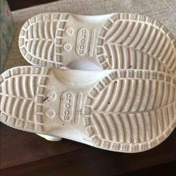 CROCS Vibrant Tie Dye Clogs with Rainbow Accents - Picture 4 of 4